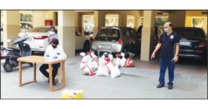 Ganga-Satellite-residents-help-people-affected-due-to-lockdown