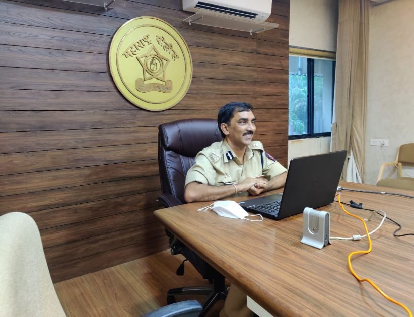 Amitabh-Gupta-boosts-morale-of-Covid19-warriors-in-the-police-force3