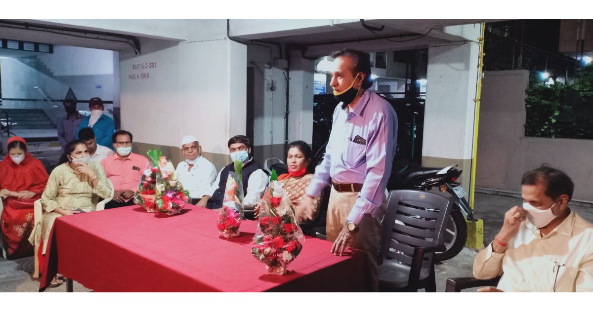 Residents-of-Sunflower-apartments-felicitated-Nanda-Lonkar-1