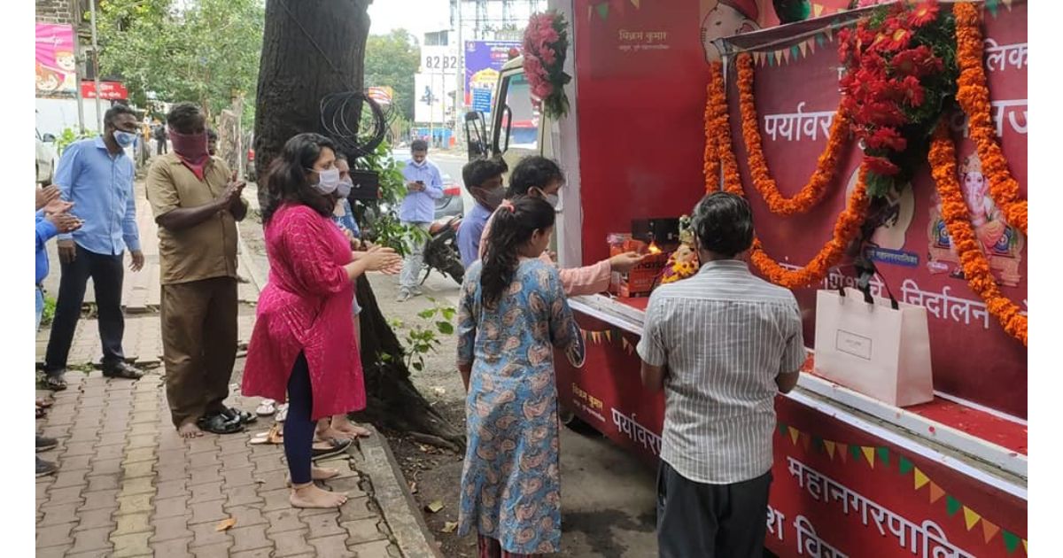 Say-goodbye-to-Bappa-at-home-Mayor2