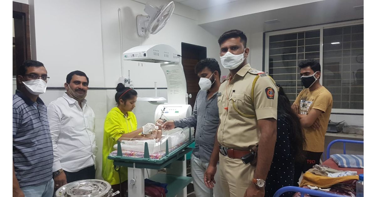 Undri-residents-come-together-to-rescue-new-born-baby-in-Hole-Vasti