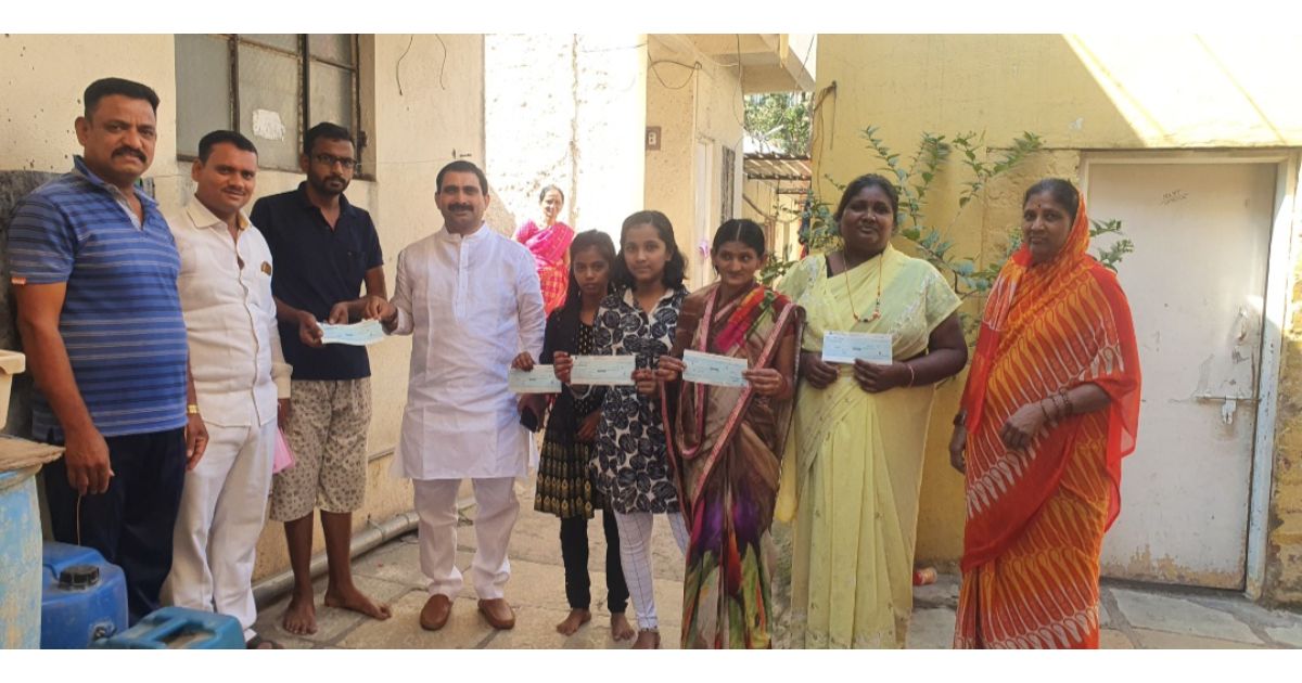 36-families-from-Undri-receive-financial-aid-from-district-administration