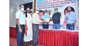 Nagrik-Adhikar-Manch-felicitates-Corona-Warrior-in-Kondhwa-1