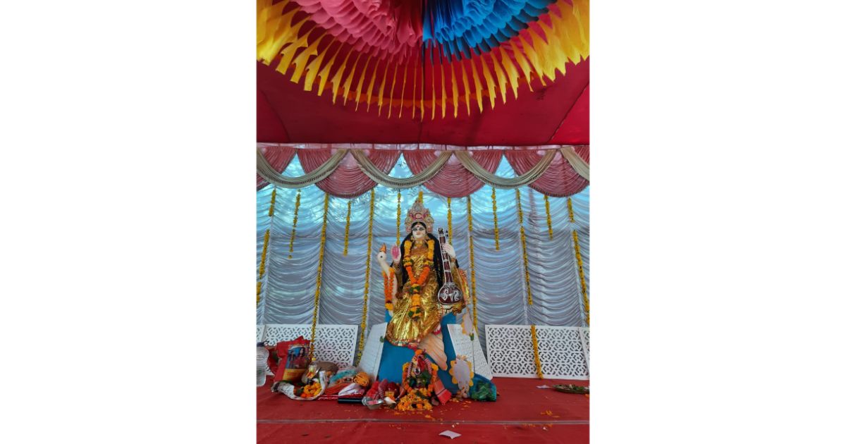 Bangiya-Samsad-Nagar-Road-celebrates-Saraswati-Puja-in-Viman-Nagar-1