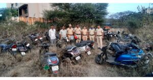 Hinjewadi-Police-station-to-track-down-owners-175-abandoned-vehicles-lying-in-its-premises