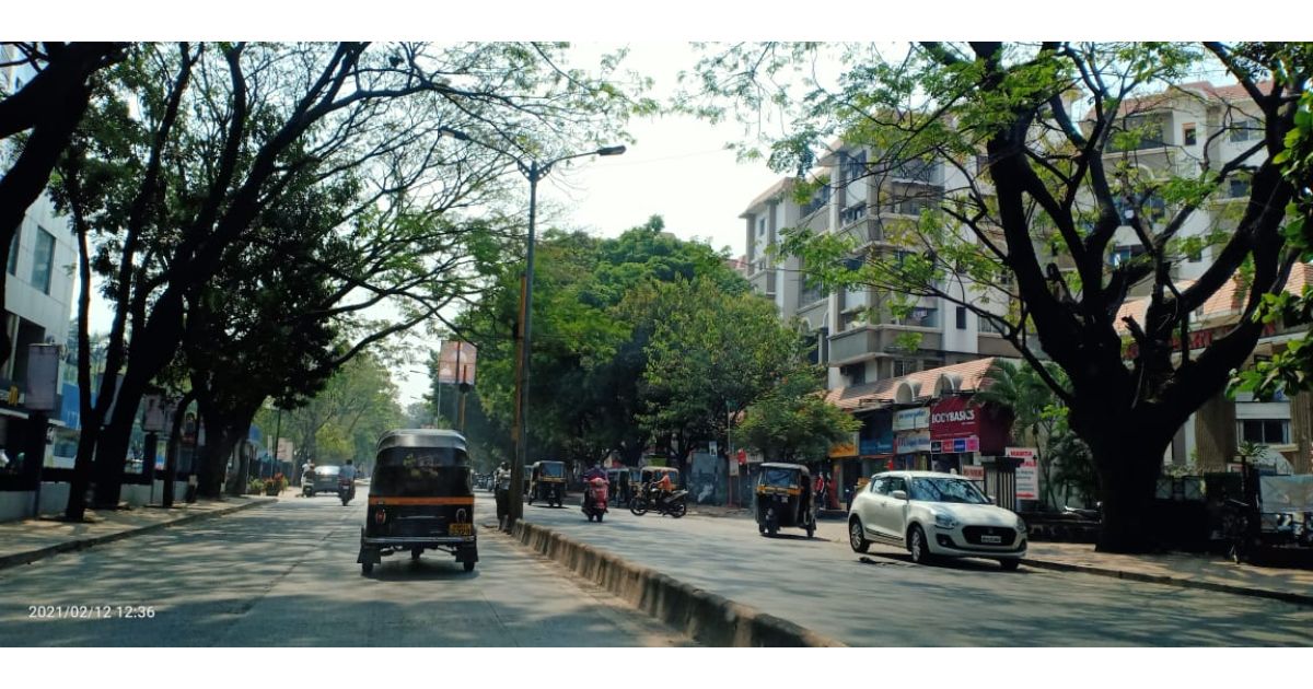 Raised-pedestrians-walkway-needed-near-Samvidhan-Chowk-2