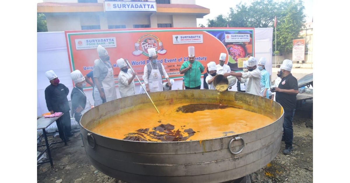 7000-kgs-Misal-creates-world-record-Suryadatta-Food-Bank-and-College-of-Hotel-Management-and-Travel-Tourism-adds-feather-in-its-cap-2