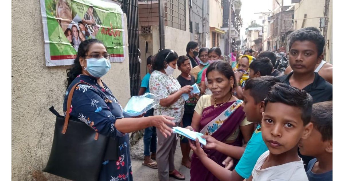 Masks-distributed-among-children