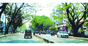 Raised-pedestrians-walkway-needed-near-Samvidhan-Chowk-2