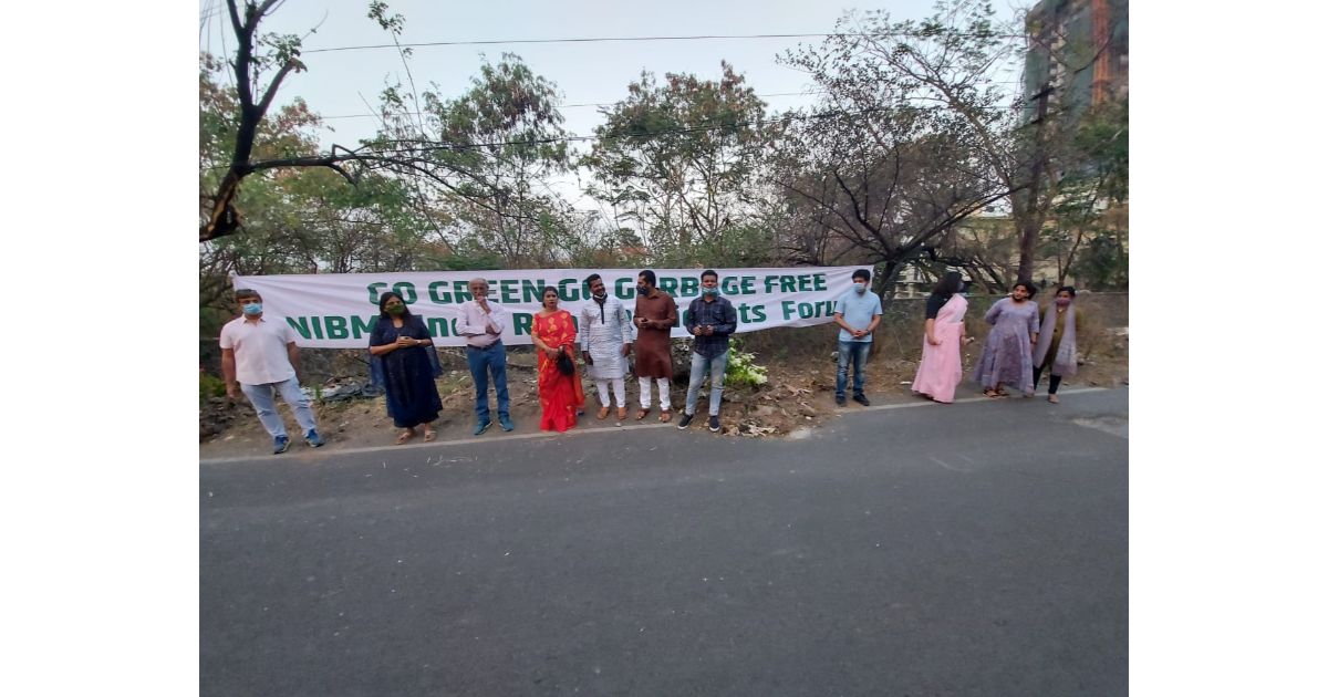 Residents-of-NIBM-Undri-road-join-hands-to-make-their-ward-waste-free2