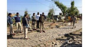Forest-dept-razes-illegal-food-stalls-from-Sinhagad-fort