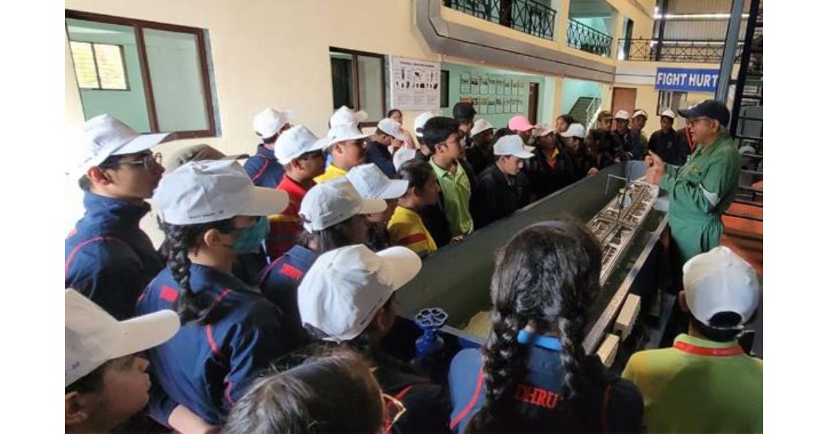 School-children-visit-INS-Shivaji-Lonavala-1