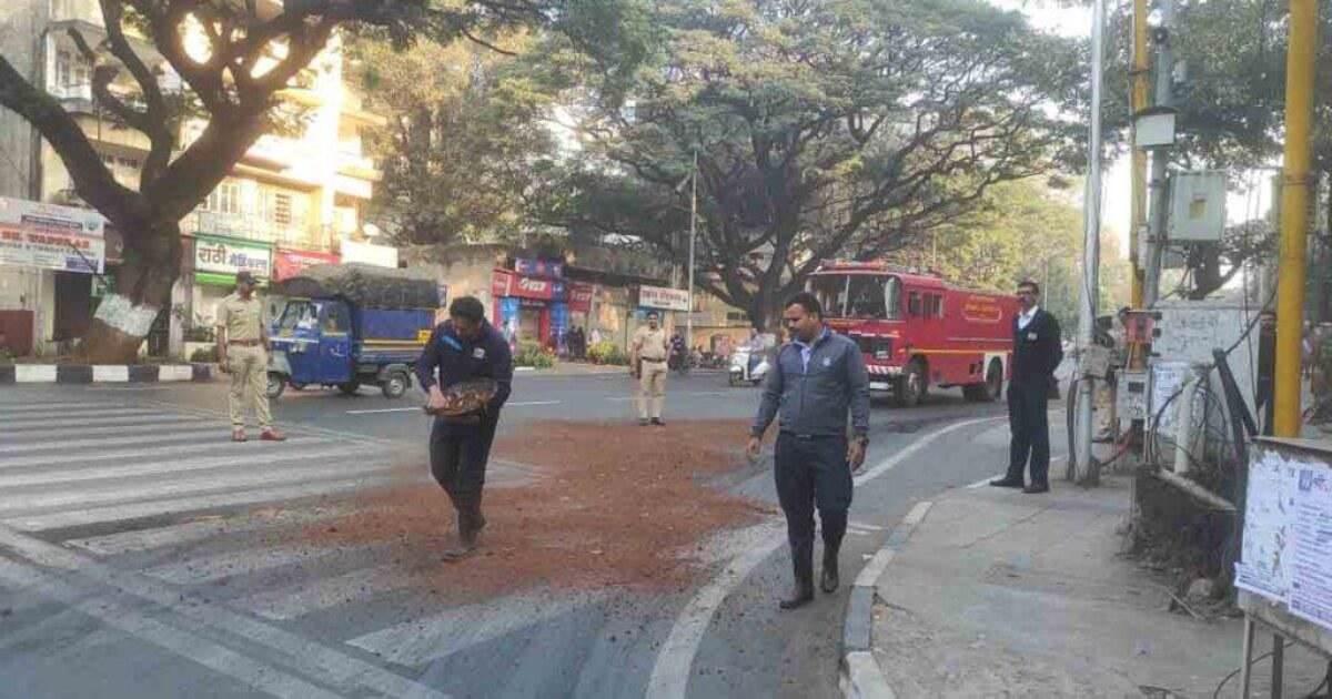 Drive safely on Jangli Maharaj road (1)