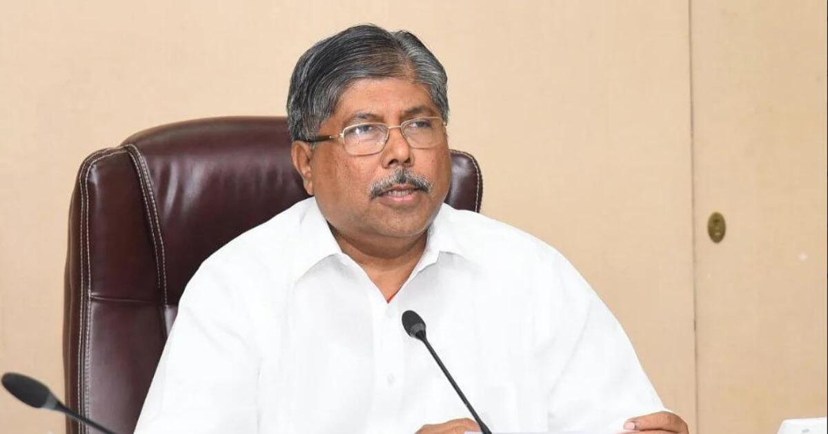 Guardian Minister Patil reviews ongoing projects in Pune (1)