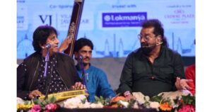 Ustad-Rashid-Khan-Hariharan-at-Swarzankar-Fest-822x512