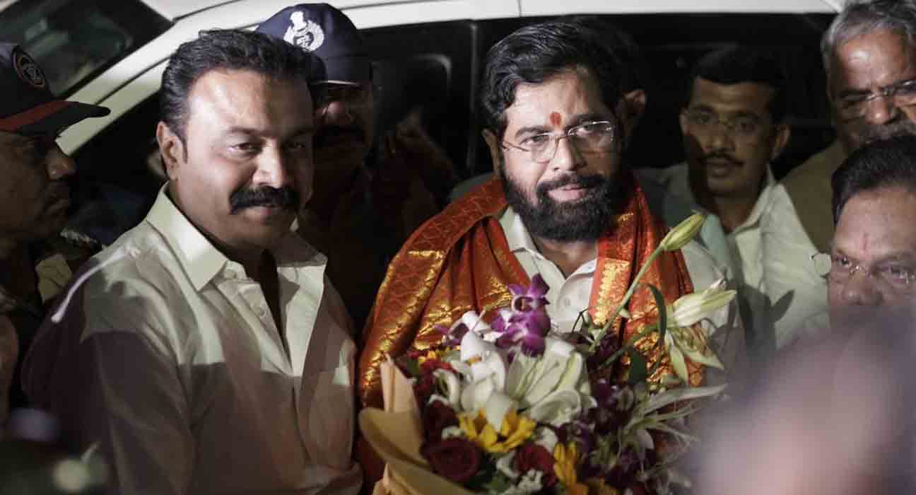 CM-Eknath-Shinde-visits-Katraj-chowk-at-midnight-assures-Katraj-Vikas-Aghadi-to-resolve-issues-1