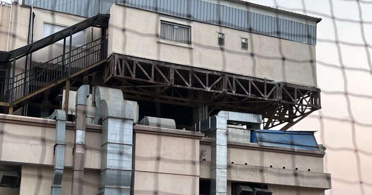 Loud noise & sound from mall irks residents (1)