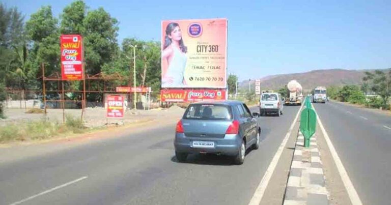 Pune – Satara Highway – NHAI directs shopkeepers to remove unauthorized hoardings, cables, shops and other encroachments from service roads<br>