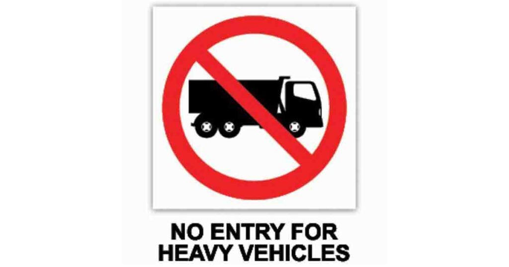 Pune Traffic Department Imposes New Restrictions Amid Heavy Rains: Entry of Heavy Vehicles Limited Until August 12