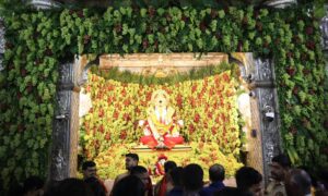 Pune : Shrimant Dagdusheth Halwai Ganpati mandir decorated with 2,000 kg grapes