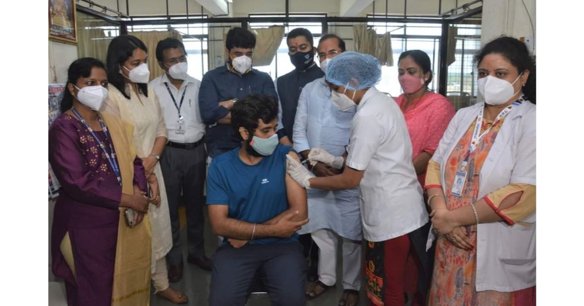 220-students-get-Vaccinated-at-the-special-drive-held-by-PMC-1