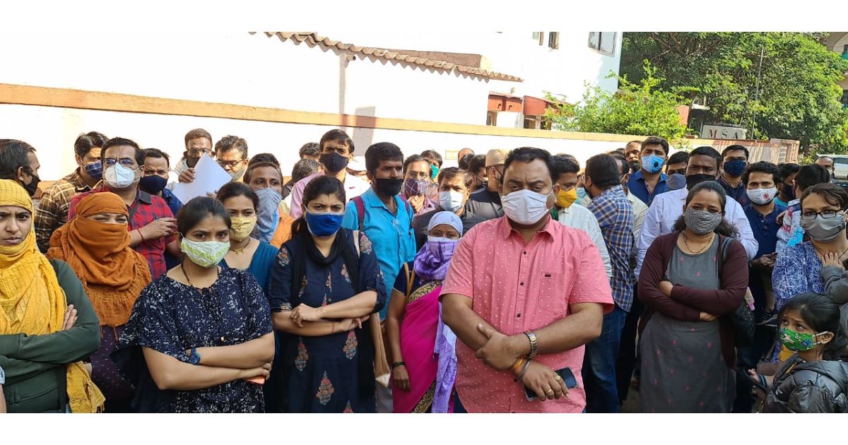 Akurdi-New-Pune-Public-School-demands-unjustifiable-fees-from-parents
