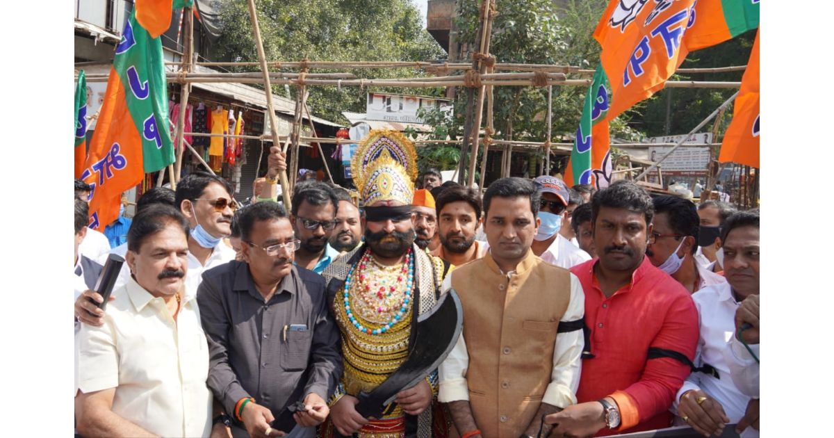 BJP-demands-reduction-of-VAT-from-petrol-and-diesel-prices-holds-protest-in-Pune-1