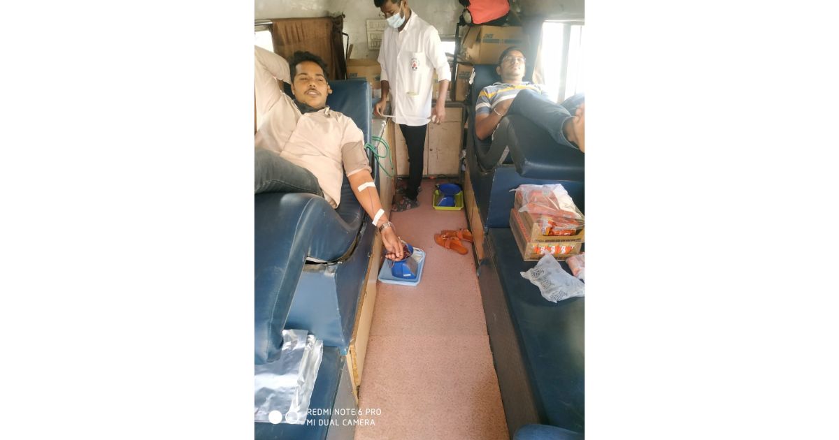 Blood-donation-camp-held-in-Shonest-Towers3