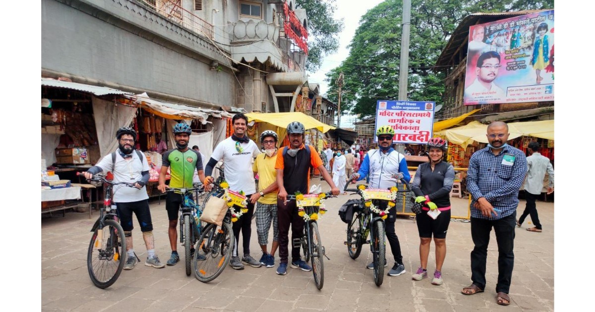 Cyclists-pedal-from-Alandi-to-Pandharpur-to-spread-message-environment-conservation-1