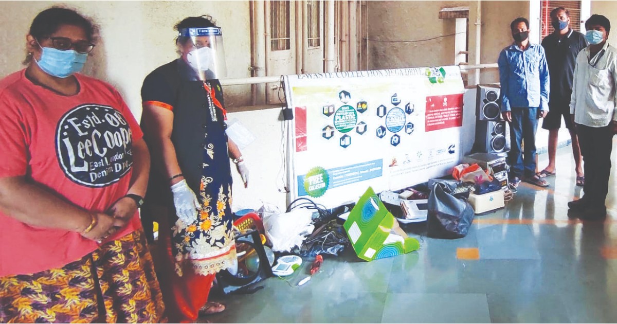 E-waste-collection-drive-held-in-Kapil-Woodrow
