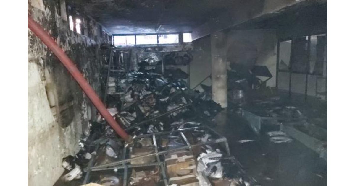 Fire-in-Shivaji-Nagar-commercial-complex-no-casualties-reported2