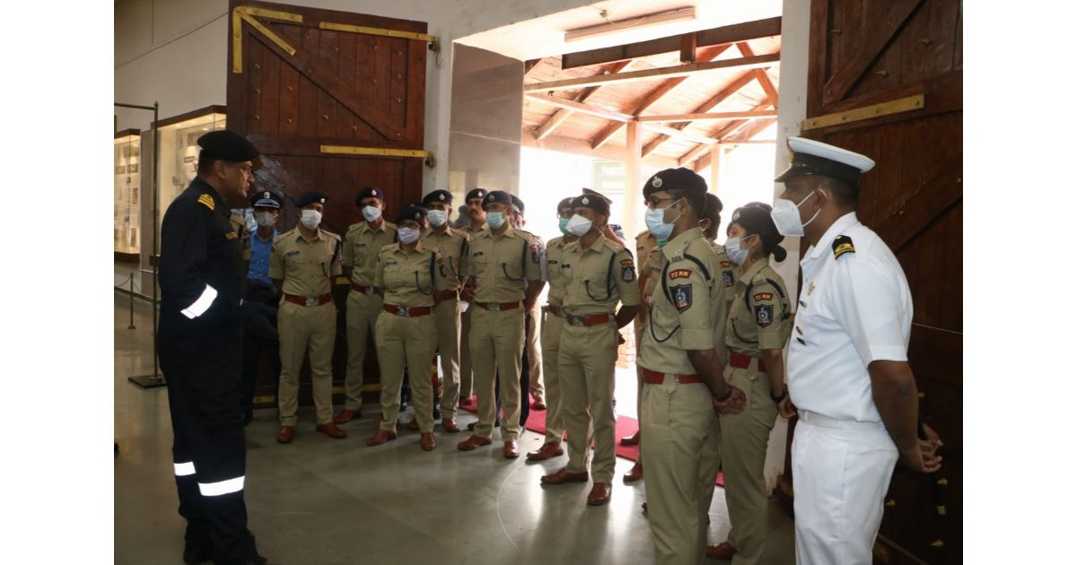 IPS-probationary-officers-visit-INS-Shivaji1