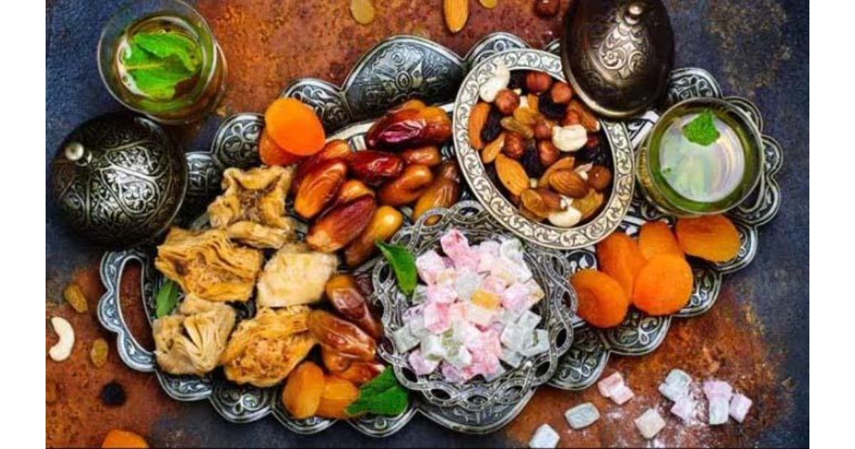 Iftar-meals-now-from-one-home-to-another1