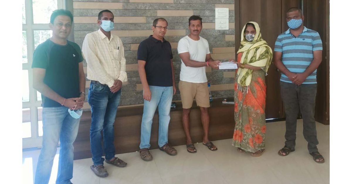Nandan-Prospera-society-lend-helping-hand-to-security-personnels-family-1