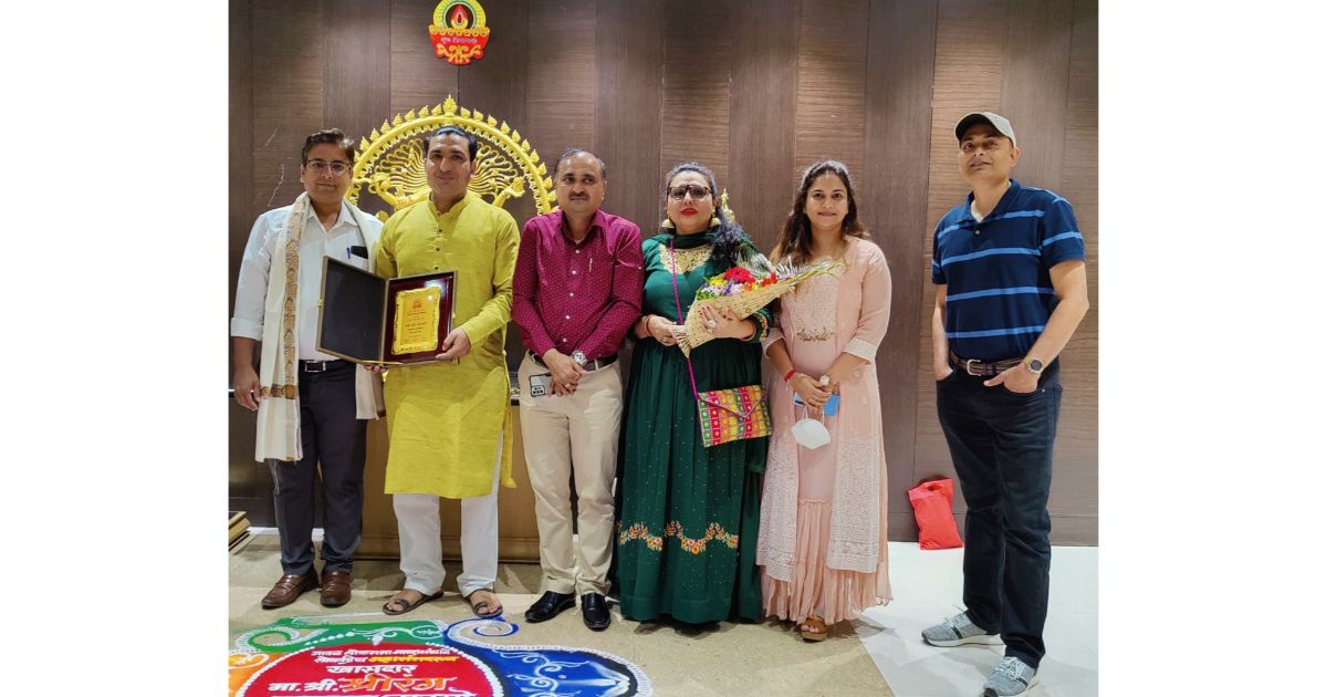 Park-Street-in-Wakad-felicitated-by-MP-Shrirang-Barne