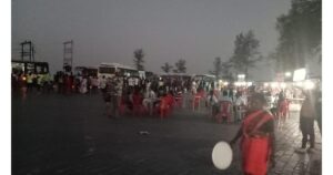 Private-vehicle-owners-protest-visitors-stranded-at-Sinhagad-fort-2