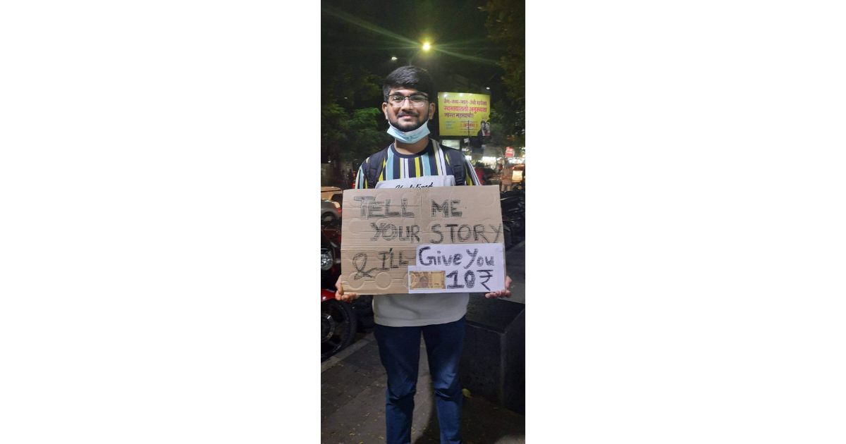 Pune-based-youth-offers-ten-rupees-to-passerbys-in-exchange-of-hearing-their-stories