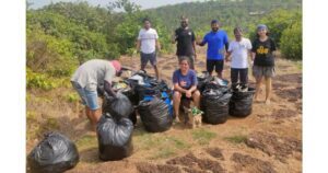 Pune-citizens-clean-South-Goas-beaches1