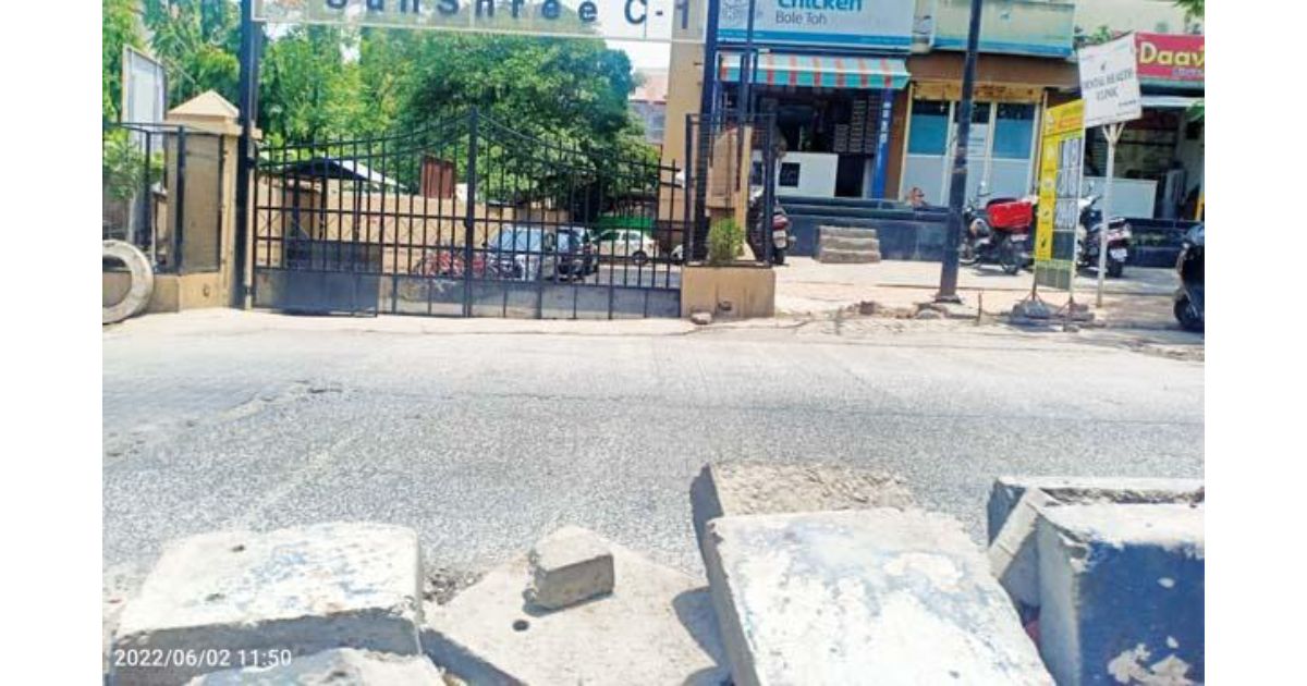 Road-divider-near-Sunshree-C-1-needs-repairing