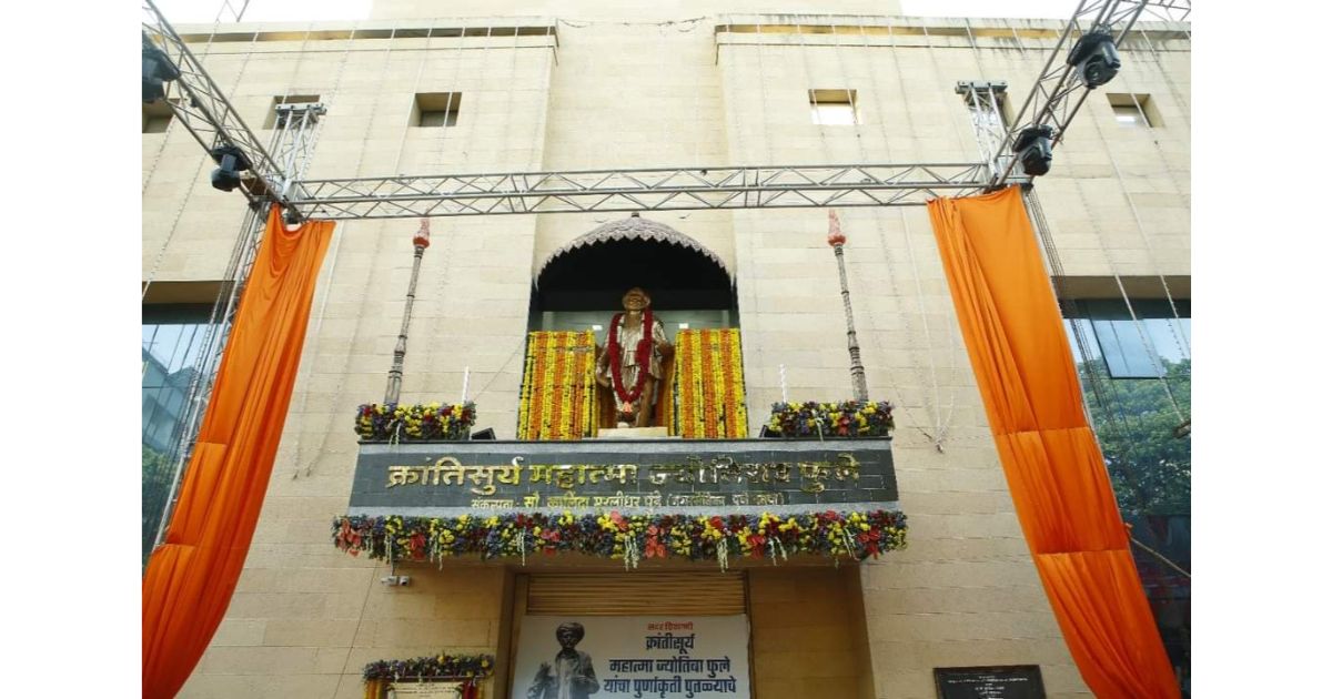 Statue-of-Mahatma-Jyotiba-Phule-unveiled2