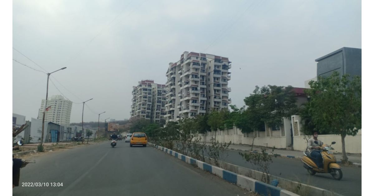 Streetlight-in-Raheja-Vista