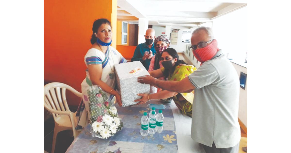 Sunshree-Kangan-society-felicitates-Nanda-Lonkar1