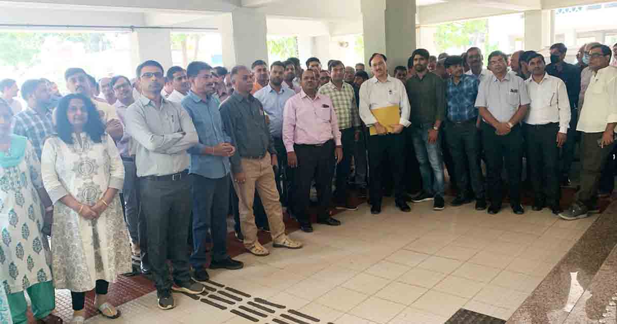 Superintendent of CGST Pune hold agitation against new transfer policy 1