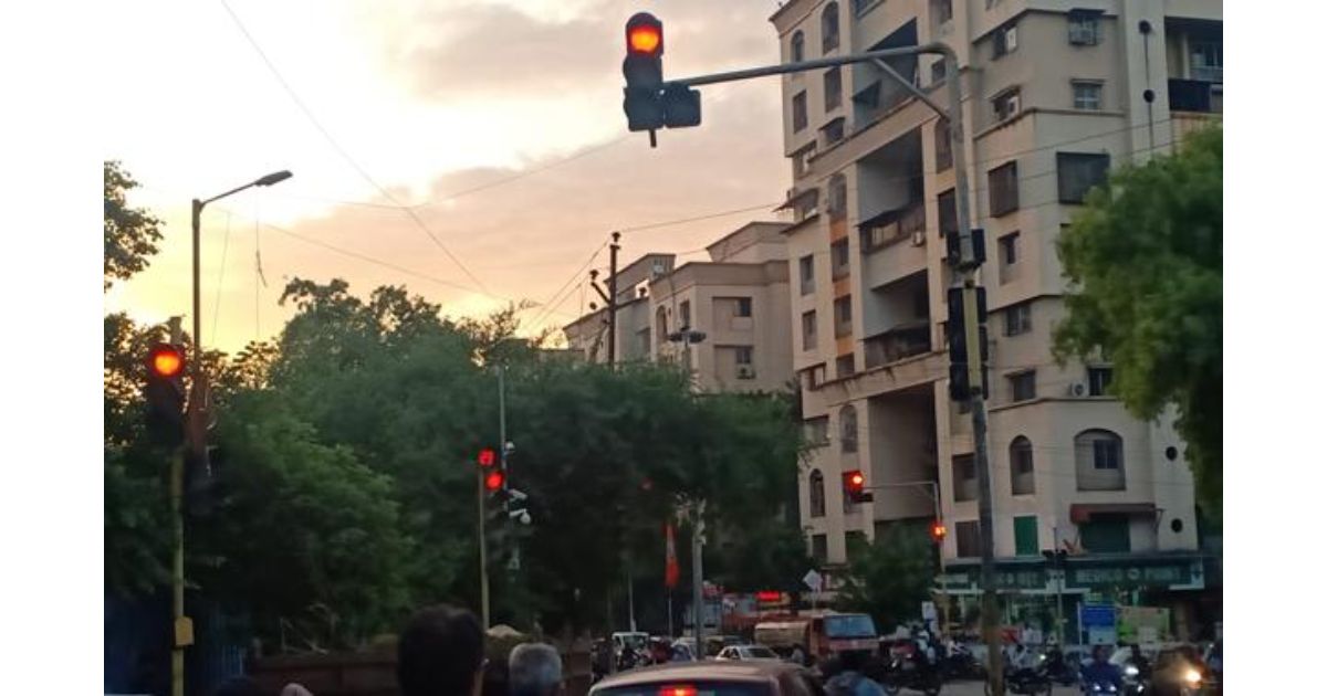Traffic-signals-reactivated