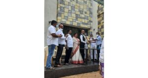 Wakad-residents-thank-Laxman-Jagtap-for-completing-road-work-on-priority