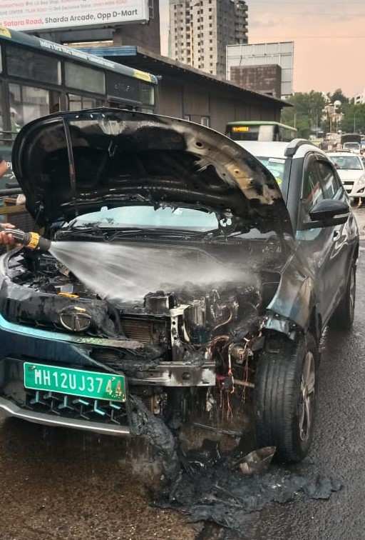 Electric car catches fire in Katraj Pune