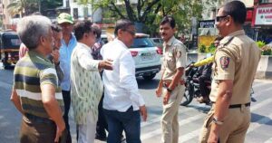 Residents irked over increasing traffic woes on Aundh Road in Khadki