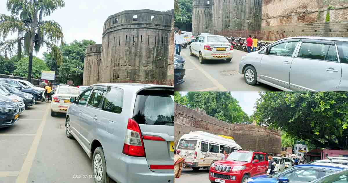 Insufficient parking space at Shaniwarwada causes concern for visitors