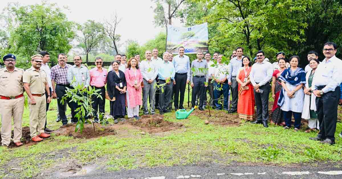 Tata Power facilitates Tree Plantation Drive for Senior Maharashtra Government Officials3