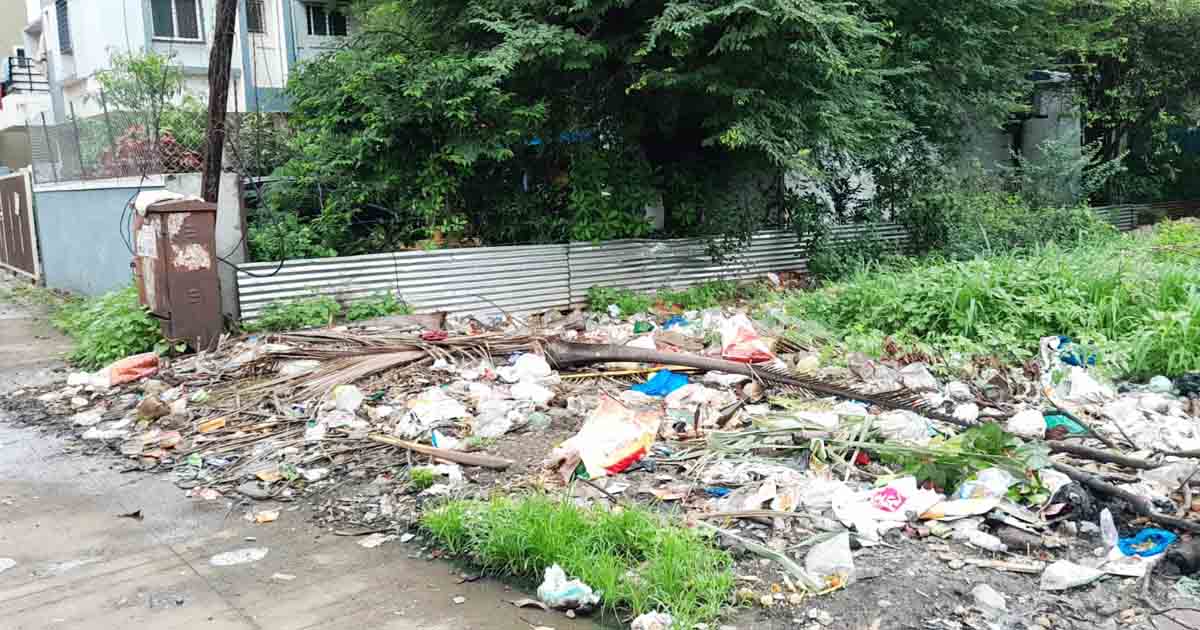 Unbearable Garbage Menace in Dhanori2